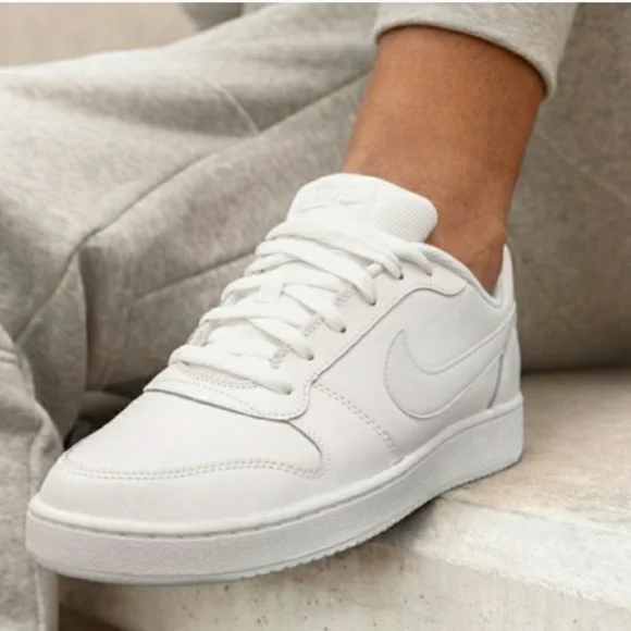Nike Ebernon Low Triple White AQ1779-100 Trainer Sneakers Shoes Women's 7.5 - Picture 2 of 10